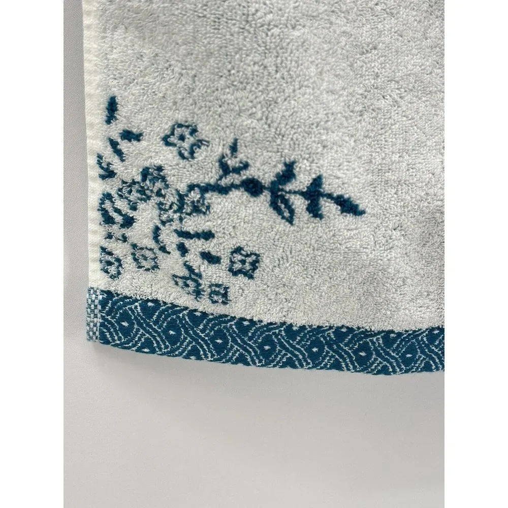 Yves Delorme Paris “Sylve” Handtowel 22”x39” NWOT (X-1)